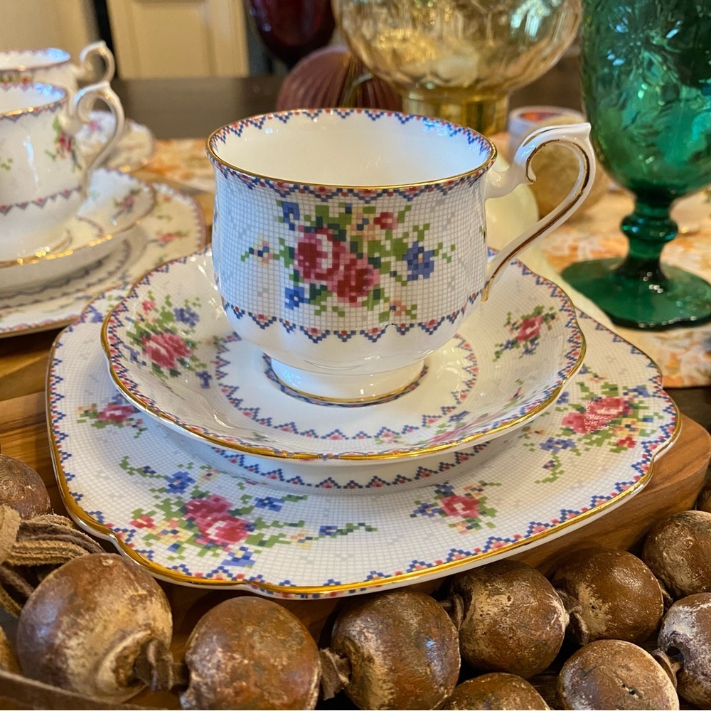 12 pieces Royal Albert PETIT POINT Bone China 3 Pc Set for 4 people